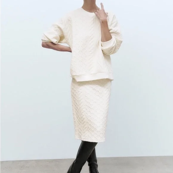 Zara Set - Ecru Quilted Sweatshirt & Skirt - Picture 9 of 17